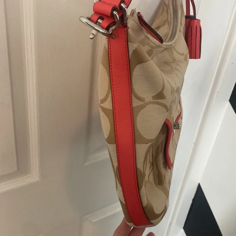 Coach Shoulder & crossbody Canvas Signature Logo purse
